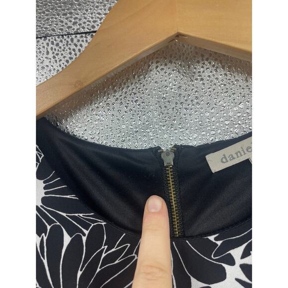 Daniel Rainn Black White Floral Daisy Dress Modest Womens Small - Picture 3 of 7